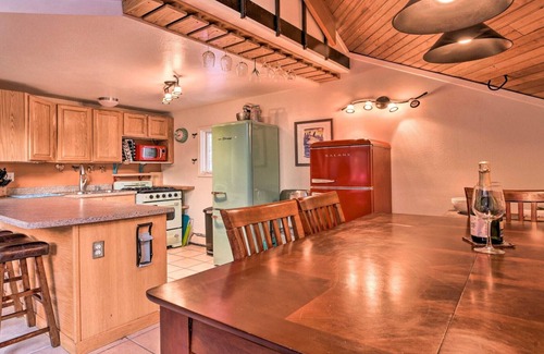 Alyeska Ski Chalet | Fabulous Girdwood Chalet Walk to Slopes with Hot Tub, Sauna, Wifi