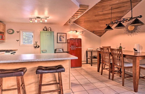 Alyeska Ski Chalet | Fabulous Girdwood Chalet Walk to Slopes with Hot Tub, Sauna, Wifi