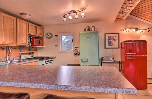 Alyeska Ski Chalet | Fabulous Girdwood Chalet Walk to Slopes with Hot Tub, Sauna, Wifi