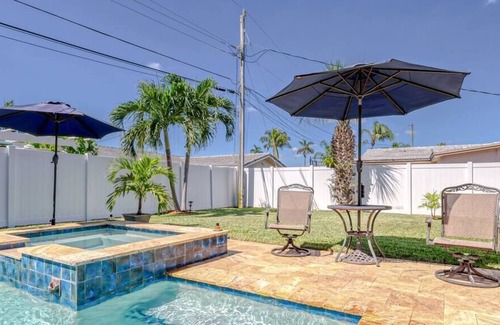 Coral Ridge Isles House | Fabulous Home With Heated Pool & Spa-2 mi to BEACH