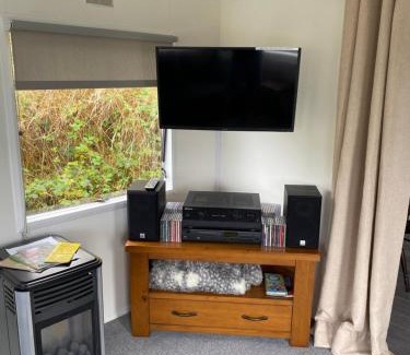 Welshpool Apartment | Fabulous Hot Tub with Views!