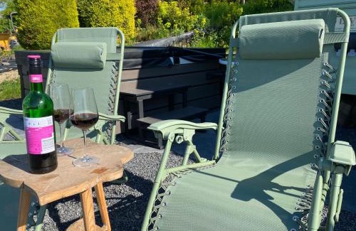 Welshpool Apartment | Fabulous Hot Tub with Views!