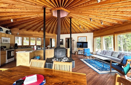Mount Desert House | FABULOUS LONG POND LAKEFRONT COTTAGE ON MOUNT DESERT ISLAND!