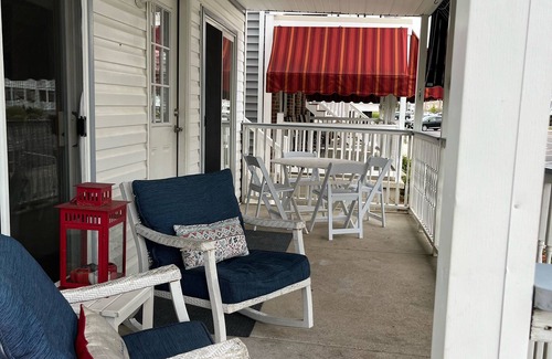 South End Condo | Fabulous pet friendly South End Family Rental