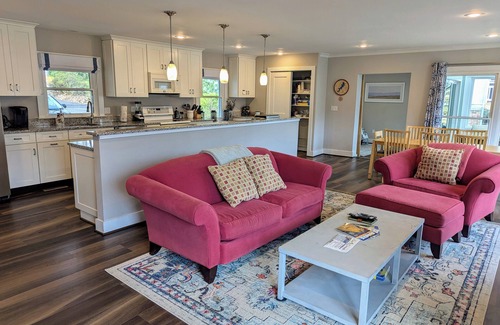 Lake of the Woods House | Fabulous, Pristine Lakefront Home; Hot Tub, Gated Community - Play, Swim, Relax
