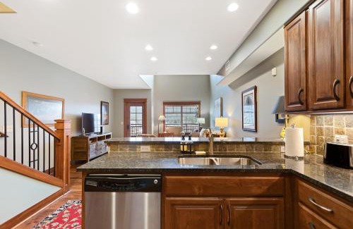 Coeur d'Alene Apartment | Fabulous Riverstone Retreat