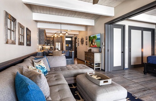 Kailua-Kona Condo | Fabulous Top Floor Penthouse with Two Bedroom Suites - Unit 413