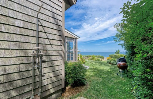 Tisbury House | Fabulous Waterfront house with Beach & Private Dock