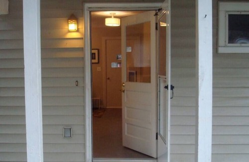 Reedsville Apartment | Fabulous Work & Stay Studio Apartment