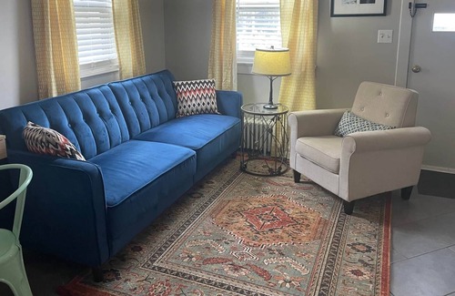 Reedsville Apartment | Fabulous Work & Stay Studio Apartment