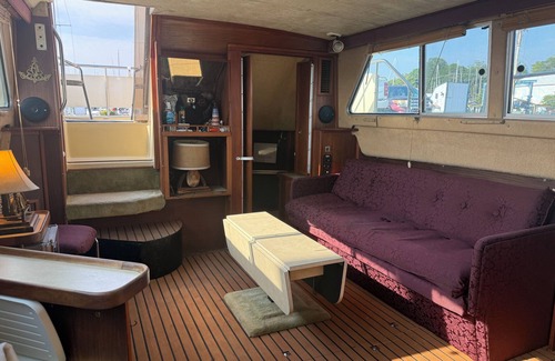 Whitehall Boat Rental | Fabulous yacht with WiFi in charming Whitehall