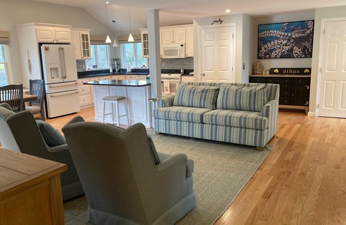 Yarmouth Port House | Fabulous Yarmouth Port Ranch with Central Air Conditioning