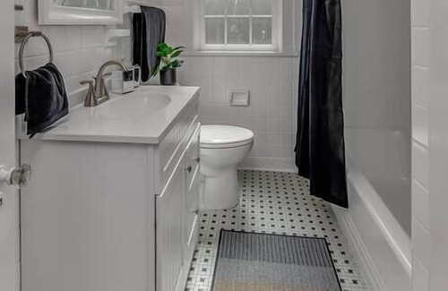 Caddo Heights-South Highlands House | Fabulously Furnished Forest - Home Away From Home