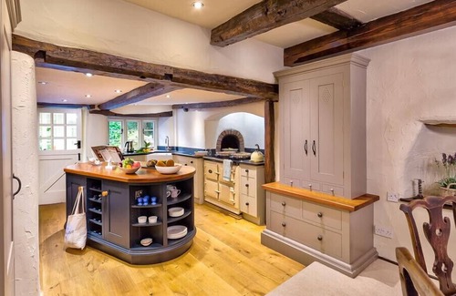 Low Newton Cottage | FAIR RIGG OLD FARM, pet friendly, with open fire in Cartmel