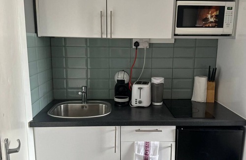 Hillrise Apartment | Fairbridge 6.