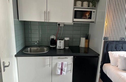 Hillrise Apartment | Fairbridge 6.