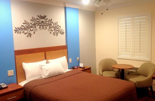 Merced Hotel | FairBridge Inn & Suites Gateway to Yosemite