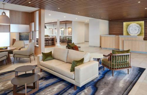 Mount Pleasant Hotel | Fairfield by Marriott Inn & Suites Mount Pleasant, WI