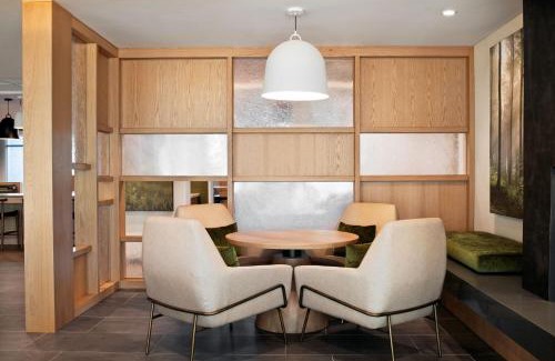 Chino Hotel | Fairfield by Marriott Inn & Suites Chino