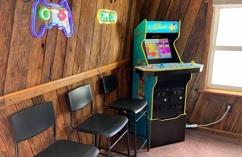 Fairfield House | Fairfield | Game Room | 2 mi to Liberty Mtn Resort