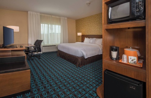 Washington Hotel | Fairfield Inn and Suites by Marriott Washington