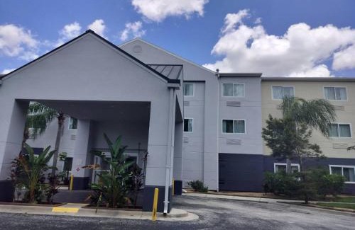 Temple Terrace Hotel | Fairfield Inn and Suites by Marriott Tampa North