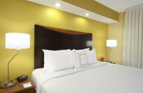 Southwest Colorado Springs Hotel | Fairfield Inn & Suites Colorado Springs South