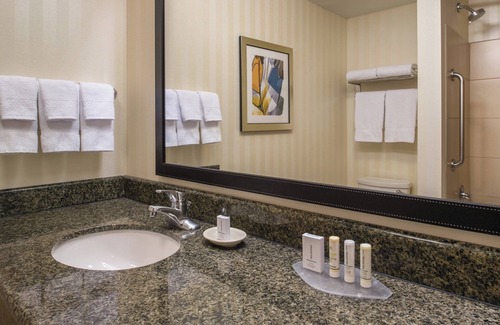 Bridgeton Hotel | Fairfield Inn & Suites by Marriott Portland North
