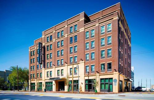 Yamacraw Village Hotel | Fairfield Inn & Suites by Marriott Savannah Downtown Historic District