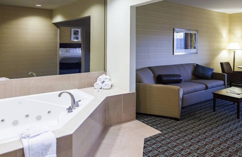 Somerset Hotel | Fairfield Inn & Suites by Marriott Somerset