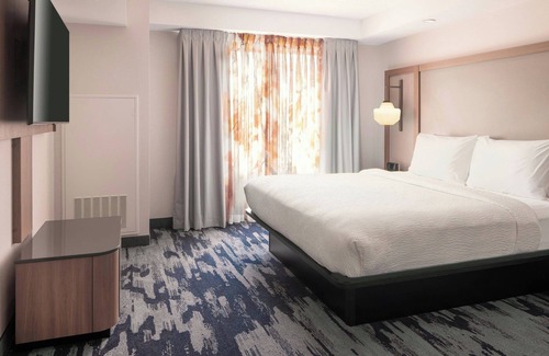 Cheektowaga Hotel | Fairfield Inn & Suites by Marriott Buffalo Airport