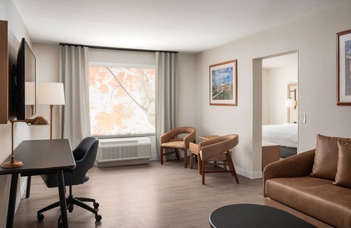 Georgetown Hotel | Fairfield Inn & Suites by Marriott Lexington Georgetown