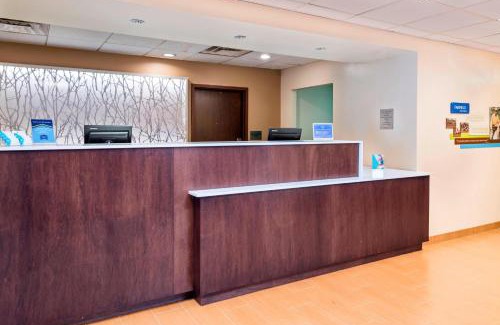 Sandy Springs Hotel | Fairfield Inn & Suites by Marriott Atlanta Perimeter Center