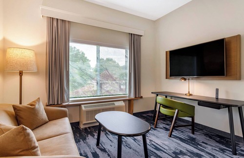 Helen Hotel | Fairfield Inn & Suites by Marriott Helen