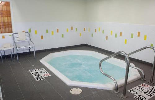 Ellendale Hotel | Fairfield Inn & Suites by Marriott Memphis East Galleria