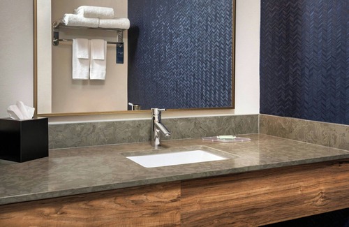 Avenel Hotel | Fairfield Inn & Suites by Marriott Woodbridge