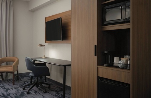 Cleveland Hotel | Fairfield Inn & Suites by Marriott Cleveland