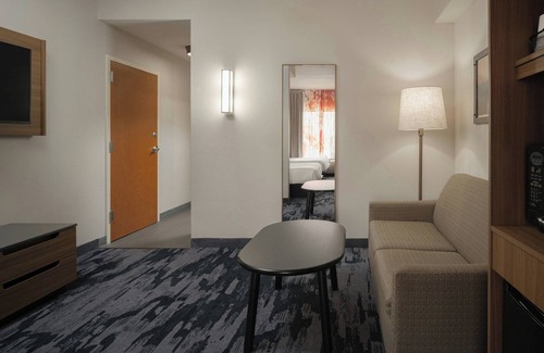 Cleveland Hotel | Fairfield Inn & Suites by Marriott Cleveland