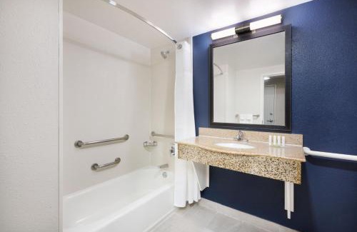 Flemington Hotel | Fairfield Inn & Suites By Marriott Hinesville Fort Stewart