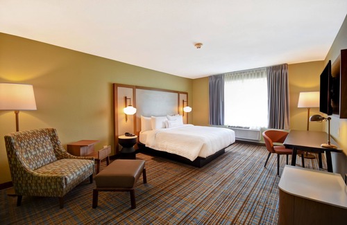 Glendale Hotel | Fairfield Inn & Suites by Marriott Milwaukee North