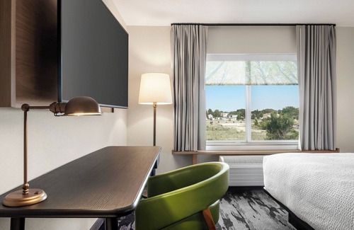West Milwaukee Hotel | Fairfield Inn & Suites by Marriott Milwaukee West