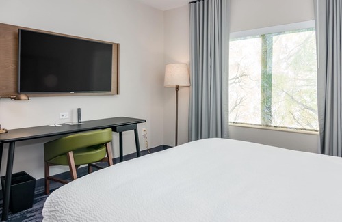 Alviso House | Fairfield Inn & Suites - King Bedroom