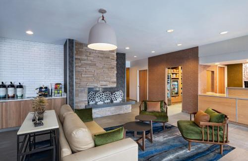 Waldron Hotel | Fairfield Inn & Suites Kansas City Airport