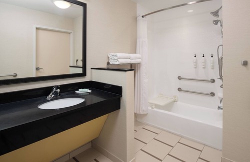 Carver City - Lincoln Gardens Hotel | Fairfield Inn & Suites Tampa Westshore/Airport