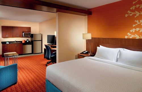 Fayetteville Hotel | Fairfield Inn & Suites by Marriott Fayetteville North
