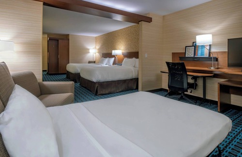 Marlborough Hotel | Fairfield Inn & Suites Boston Marlborough/Apex Center