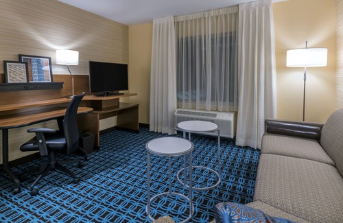 Marlborough Hotel | Fairfield Inn & Suites Boston Marlborough/Apex Center