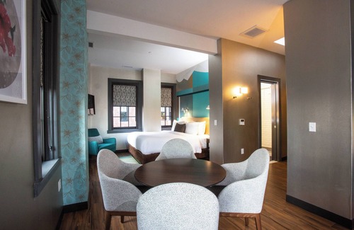 Gayborhood Hotel | Fairfield Inn & Suites by Marriott Philadelphia Downtown/Center City