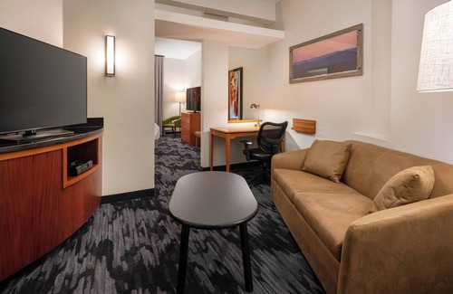 Tulare Hotel | Fairfield Inn & Suites Visalia Tulare