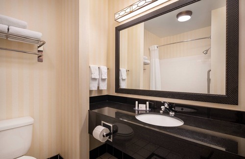 Tulare Hotel | Fairfield Inn & Suites Visalia Tulare